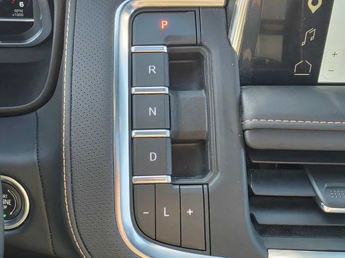 Used 2023 GMC Yukon AT4 w/ AT4 Premium Plus Package AWD/4WD image 36