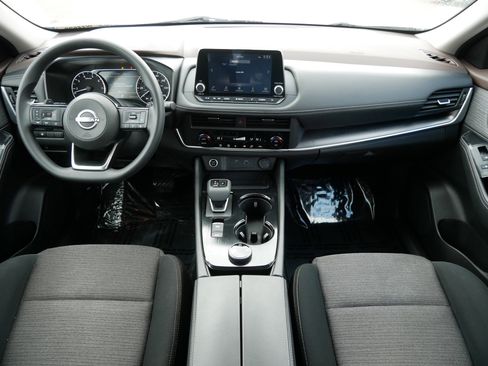 Used 2023 Nissan Rogue SV AWD/4WD image 10