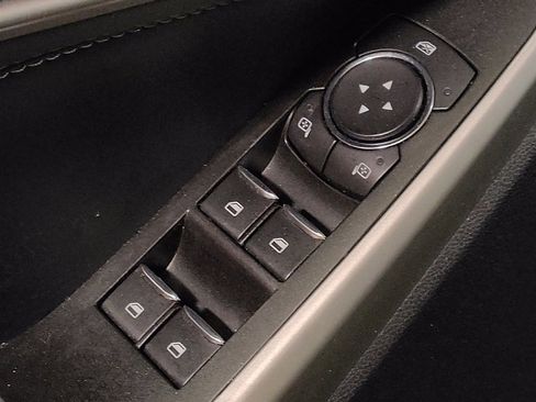 Used 2021 Ford Explorer XLT w/ Equipment Group 202A image 27