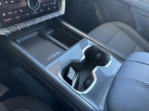 Used 2025 GMC Acadia Elevation image 12