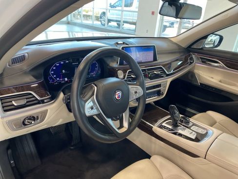 Used 2021 BMW ALPINA B7 xDrive image 10