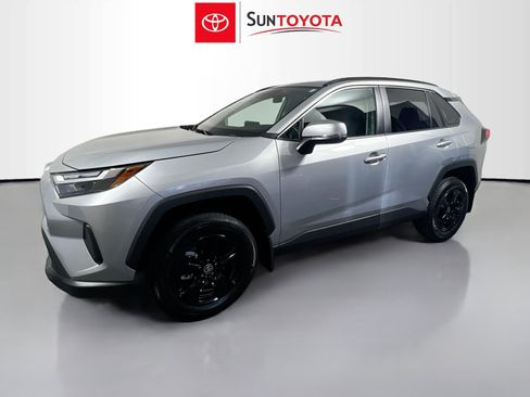 Used 2025 Toyota RAV4 XLE FWD image 9