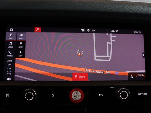 Certified 2022 Porsche Macan image 22