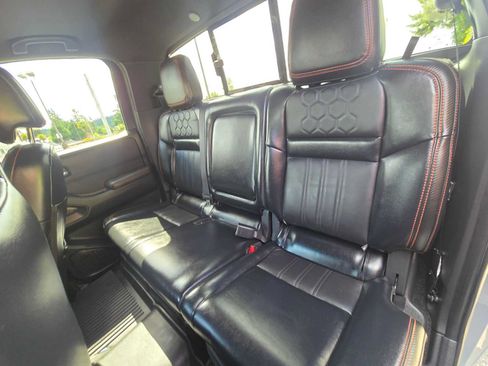 Used 2023 Nissan Frontier PRO-4X w/ Pro-4X Premium Package AWD/4WD image 17