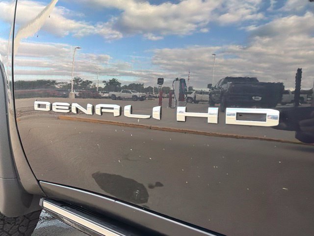 Used 2025 GMC Sierra 2500 Denali Ultimate AWD/4WD image 12
