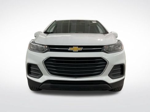 Used 2020 Chevrolet Trax LS w/ Tint and Cruise Package AWD/4WD image 5