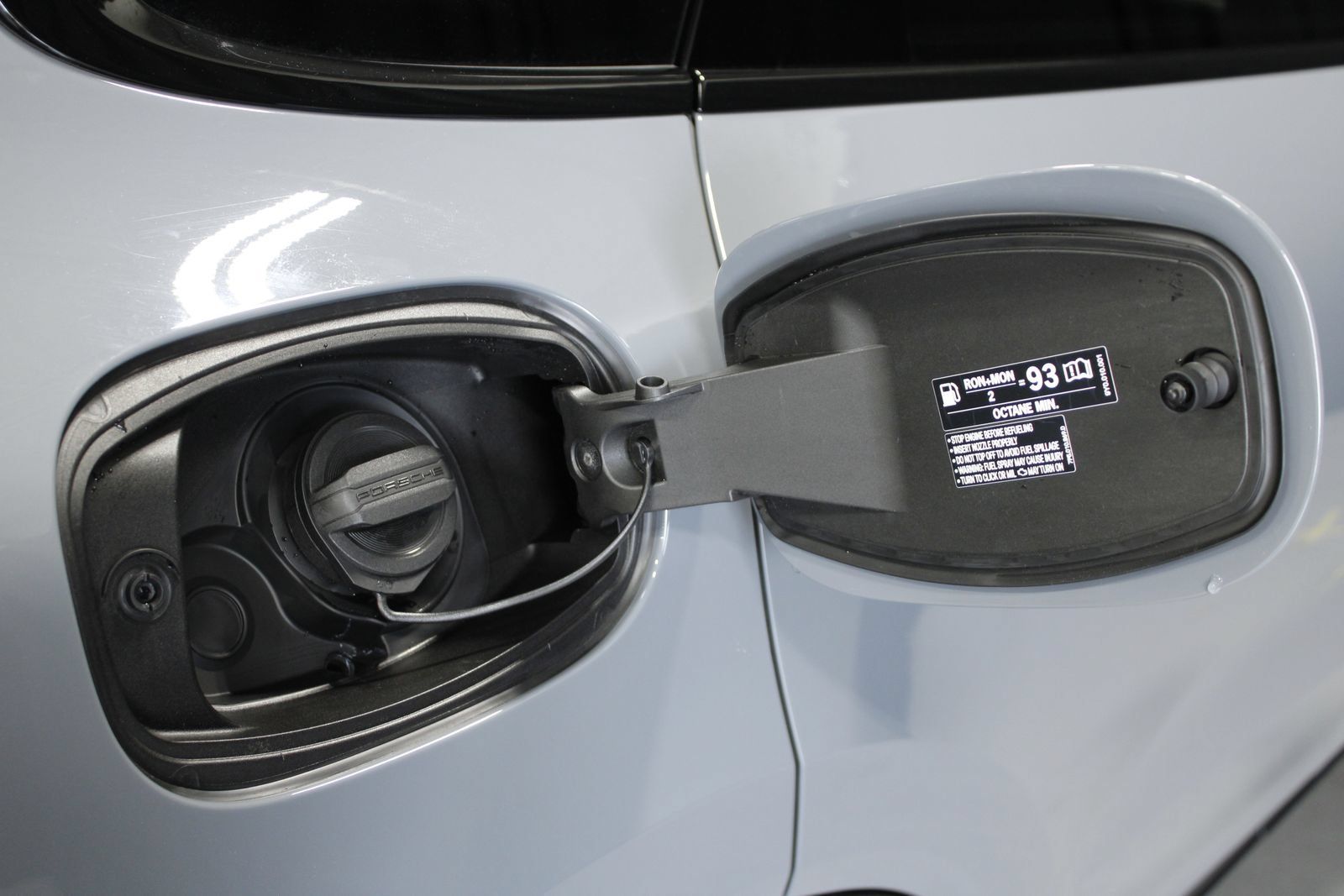 Certified 2026 Porsche Cayenne E-Hybrid AWD/4WD image 19