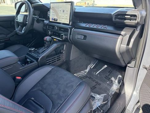 Used 2025 Toyota Tacoma TRD Pro AWD/4WD image 13