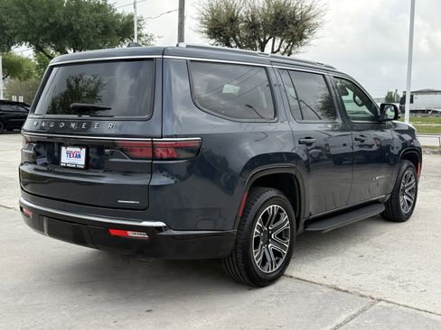 Used 2024 Jeep Wagoneer Series II image 5