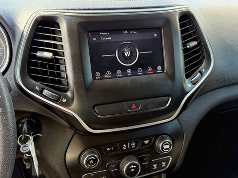 Used 2019 Jeep Cherokee Latitude w/ Popular Appearance Group image 26