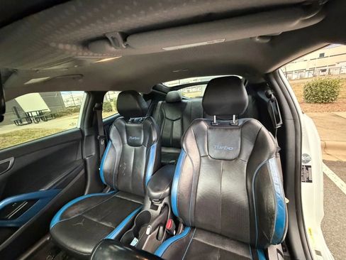 Used 2014 Hyundai Veloster Turbo image 12