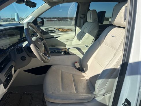 Used 2021 Cadillac Escalade Sport Platinum image 15