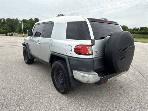 Used 2007 Toyota FJ Cruiser 2WD image 11