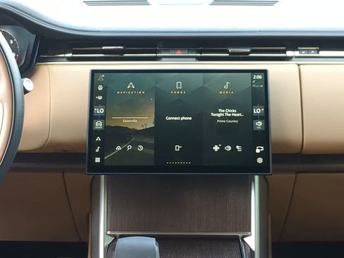 Used 2025 Land Rover Range Rover SE AWD/4WD image 29