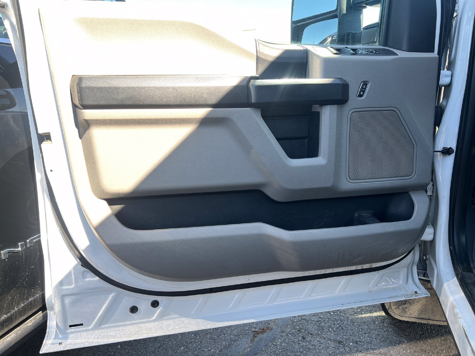 Used 2018 Ford F350 XL w/ Power Equipment Group AWD/4WD image 22