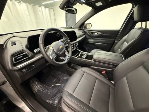 Used 2026 Chevrolet Traverse LT AWD/4WD image 12