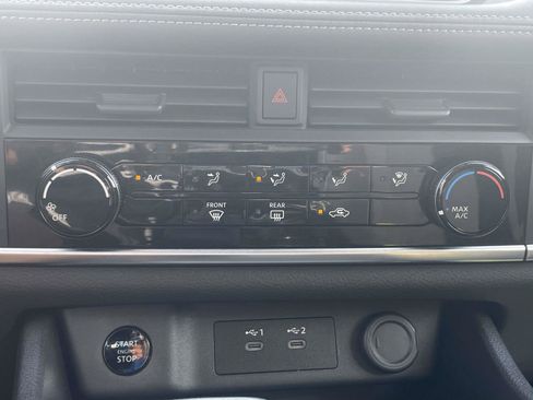 Used 2025 Nissan Rogue S AWD/4WD image 26
