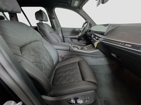 New 2026 BMW X5 xDrive50e w/ Climate Comfort Package image 30