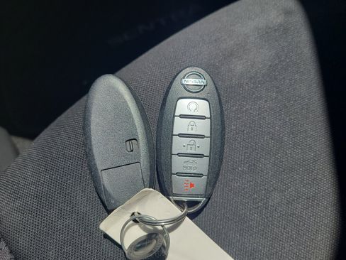 Used 2021 Nissan Sentra SR FWD image 33