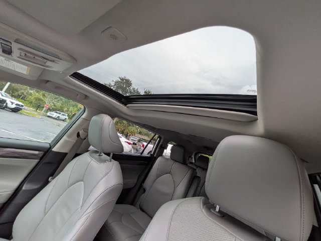 Used 2024 Toyota Highlander Limited FWD image 22