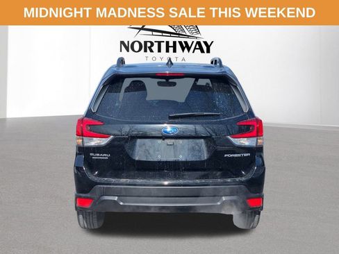 Used 2023 Subaru Forester Premium image 5