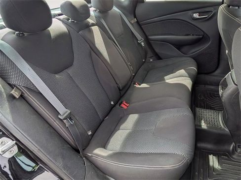 Used 2015 Dodge Dart SXT image 28