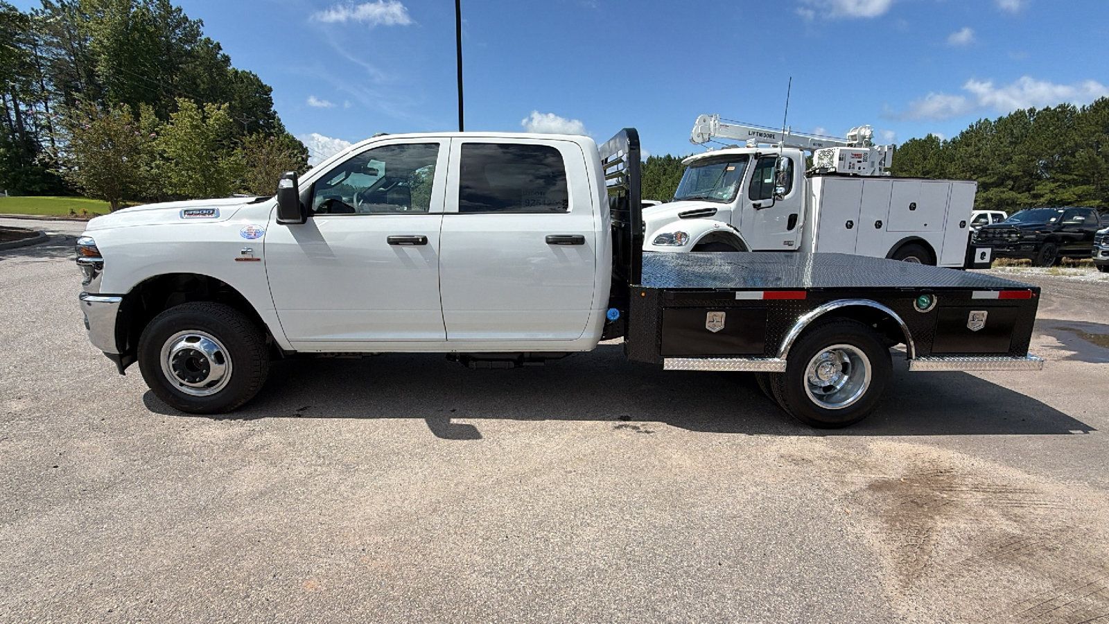 New 2026 RAM 3500 Tradesman w/ Chrome Appearance Group A AWD/4WD image 11