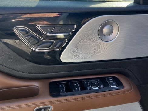 Used 2021 Lincoln Aviator Reserve w/ Equipment Group 210A image 19