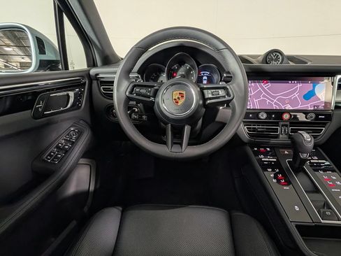 Certified 2026 Porsche Macan AWD/4WD image 21
