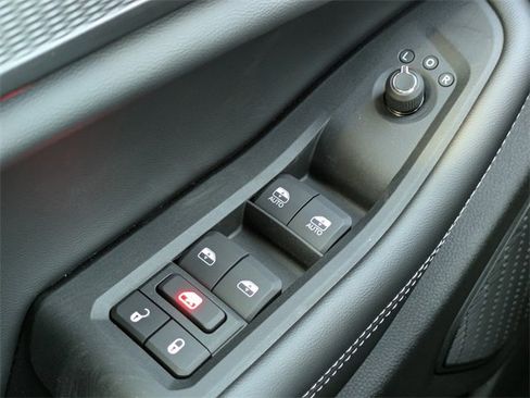 New 2025 Jeep Grand Cherokee L Altitude image 27