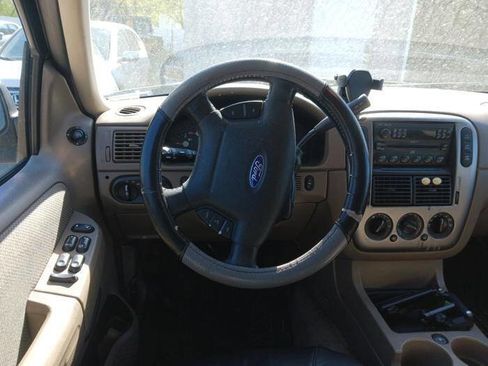 Used 2005 Ford Explorer Sport XLT AWD/4WD image 32