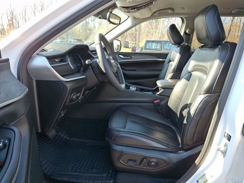 Certified 2023 Jeep Grand Cherokee Limited image 14