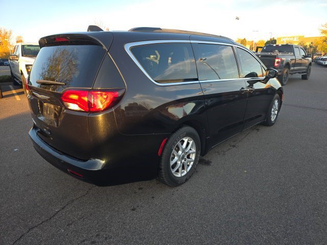 Used 2021 Chrysler Voyager Lxi FWD image 6
