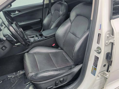 Used 2018 Kia Stinger Premium image 21