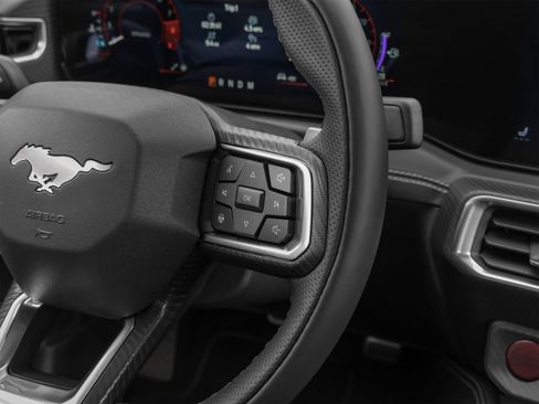 Used 2025 Ford Mustang Coupe RWD image 29