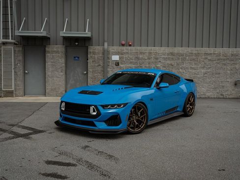 Used 2025 Ford Mustang GT Premium w/ GT Performance Package RWD image 3