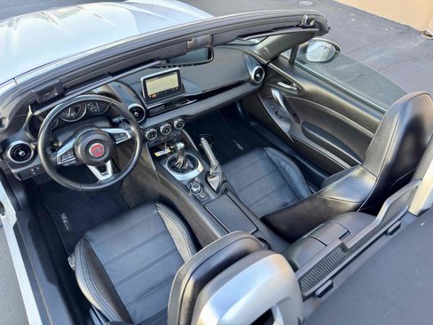 Used 2017 FIAT 124 Spider Lusso image 37