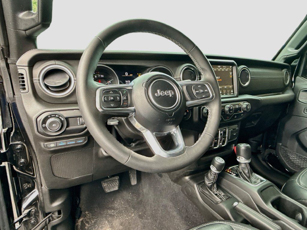 Used 2023 Jeep Wrangler Unlimited Sahara AWD/4WD image 12