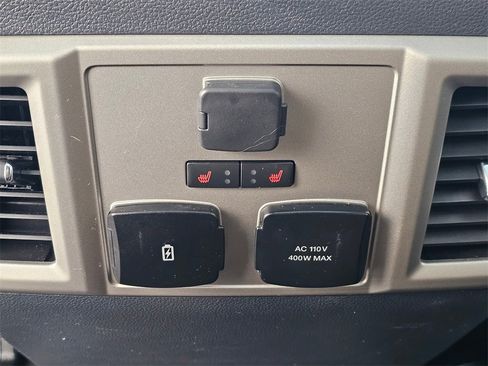 Used 2022 Ford F250 Lariat w/ Black Appearance Package image 17