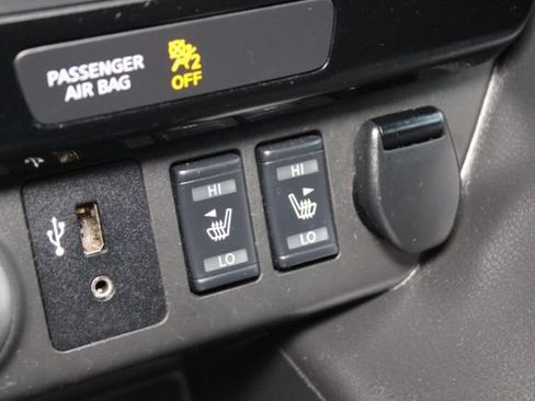 Used 2019 Nissan Leaf SV w/ SV Technology Package FWD image 23