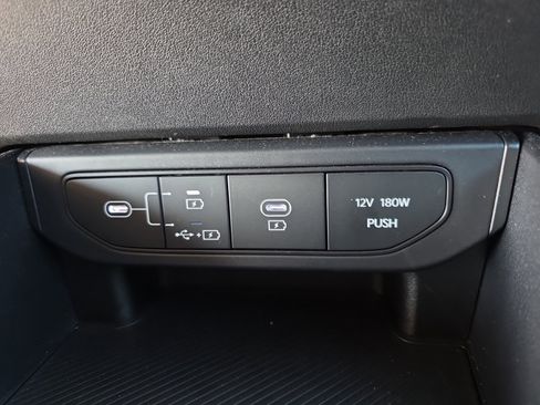 Used 2025 Kia K4 LXS image 19