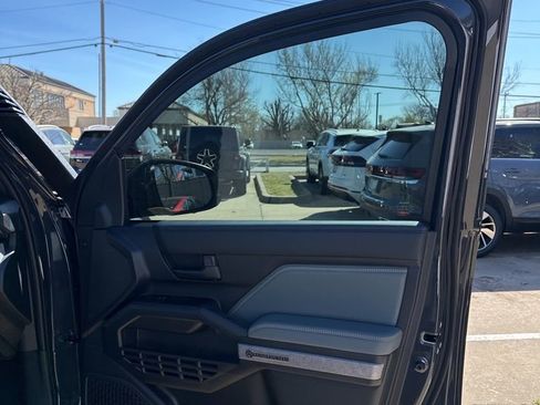 Used 2025 Toyota 4Runner Trailhunter image 20