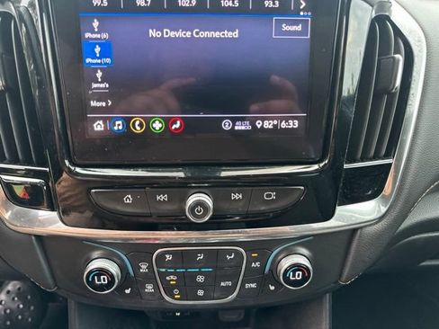 Used 2020 Chevrolet Traverse LT FWD image 40