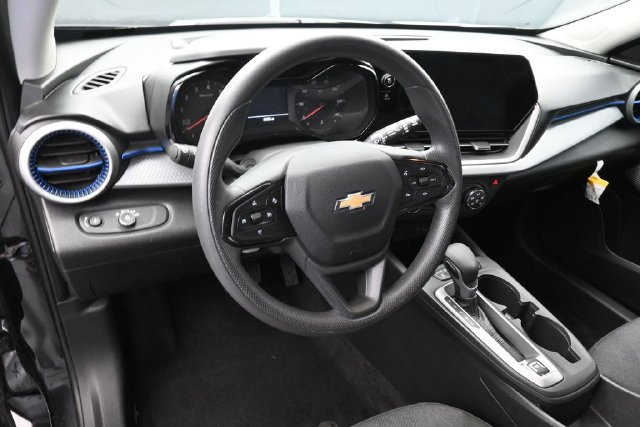 Used 2024 Chevrolet Trax LS FWD image 24