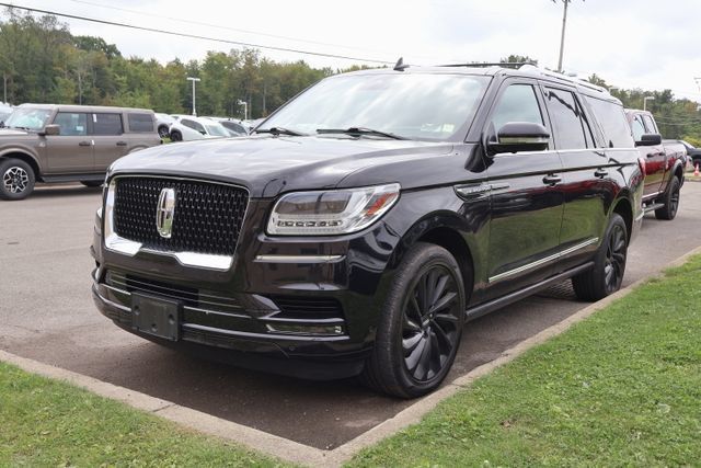 Used 2021 Lincoln Navigator L Reserve AWD/4WD image 2