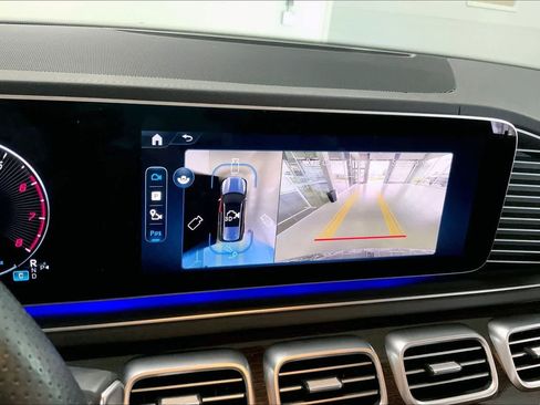 Used 2025 Mercedes-Benz GLS 450 4MATIC image 21
