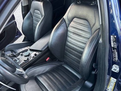 Used 2017 Alfa Romeo Giulia Ti w/ TI 19" Sport Package image 41