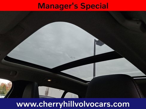 Certified 2025 Volvo XC40 B5 Plus w/ Protection Package Premier image 16