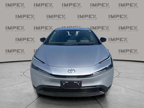 Used 2024 Toyota Prius LE image 8