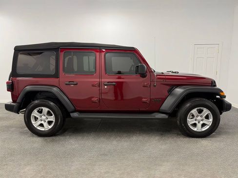 Used 2022 Jeep Wrangler Unlimited Sport image 2